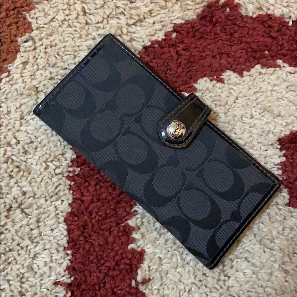SOLD ❤️EUC Coach Wallet